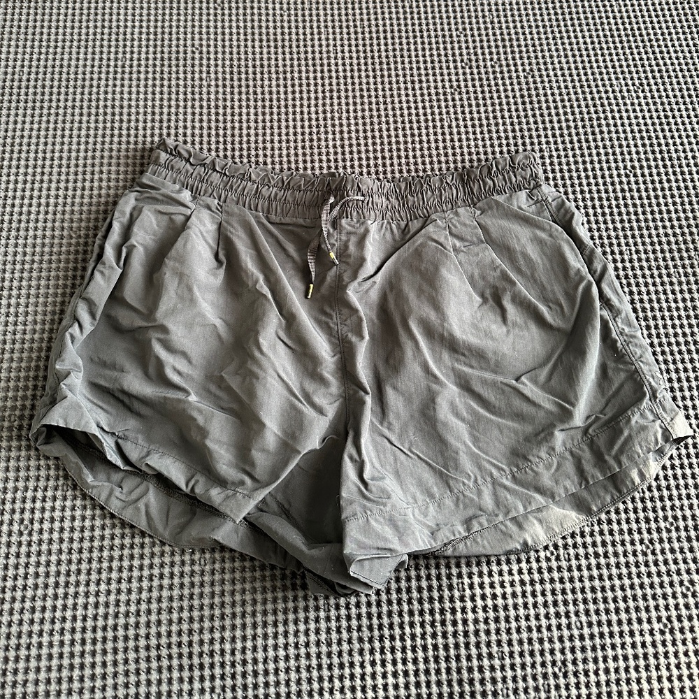 Crinkly shorts